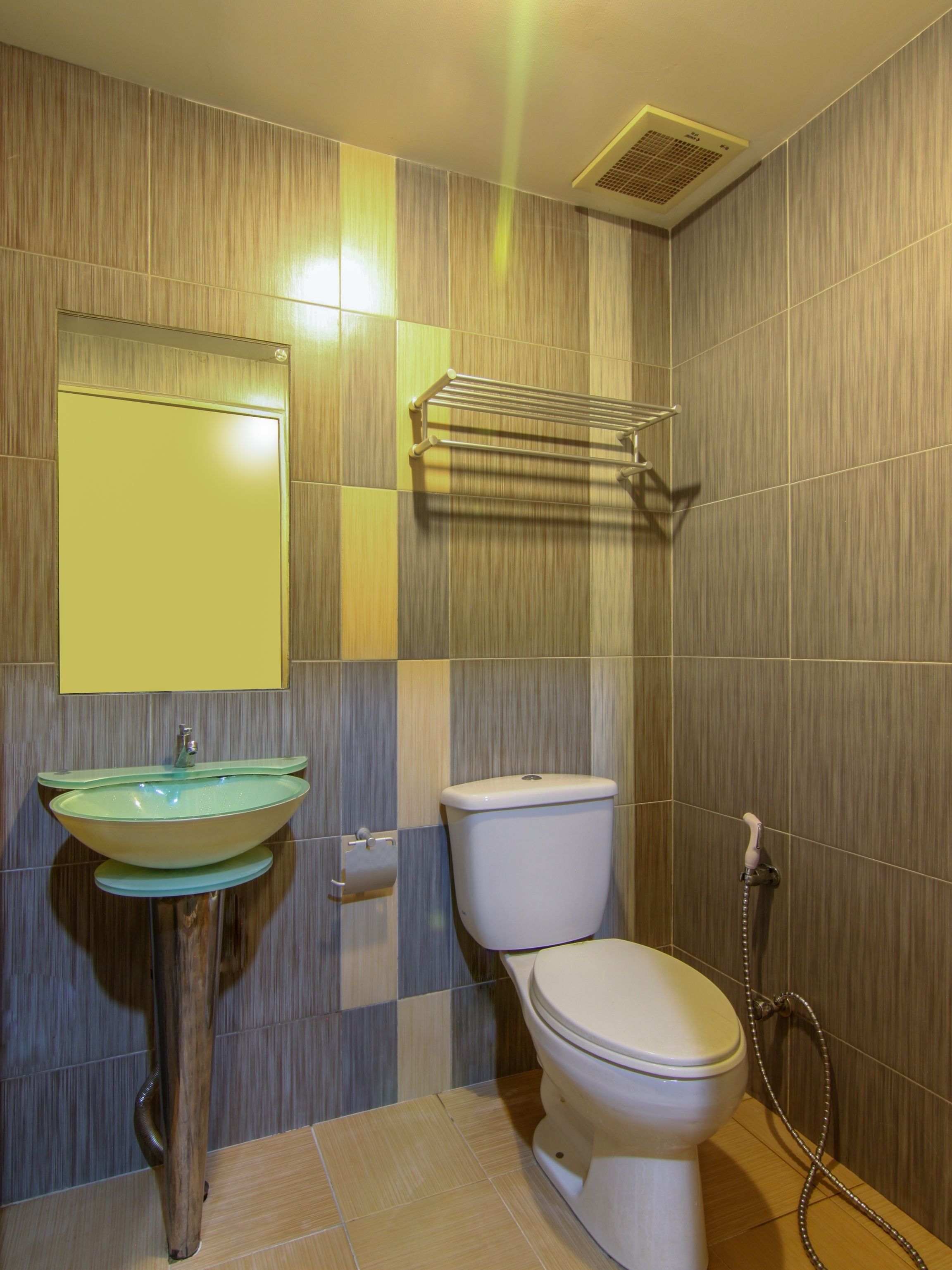 superior suite | bathroom | shower, free toiletries, bidet, towels