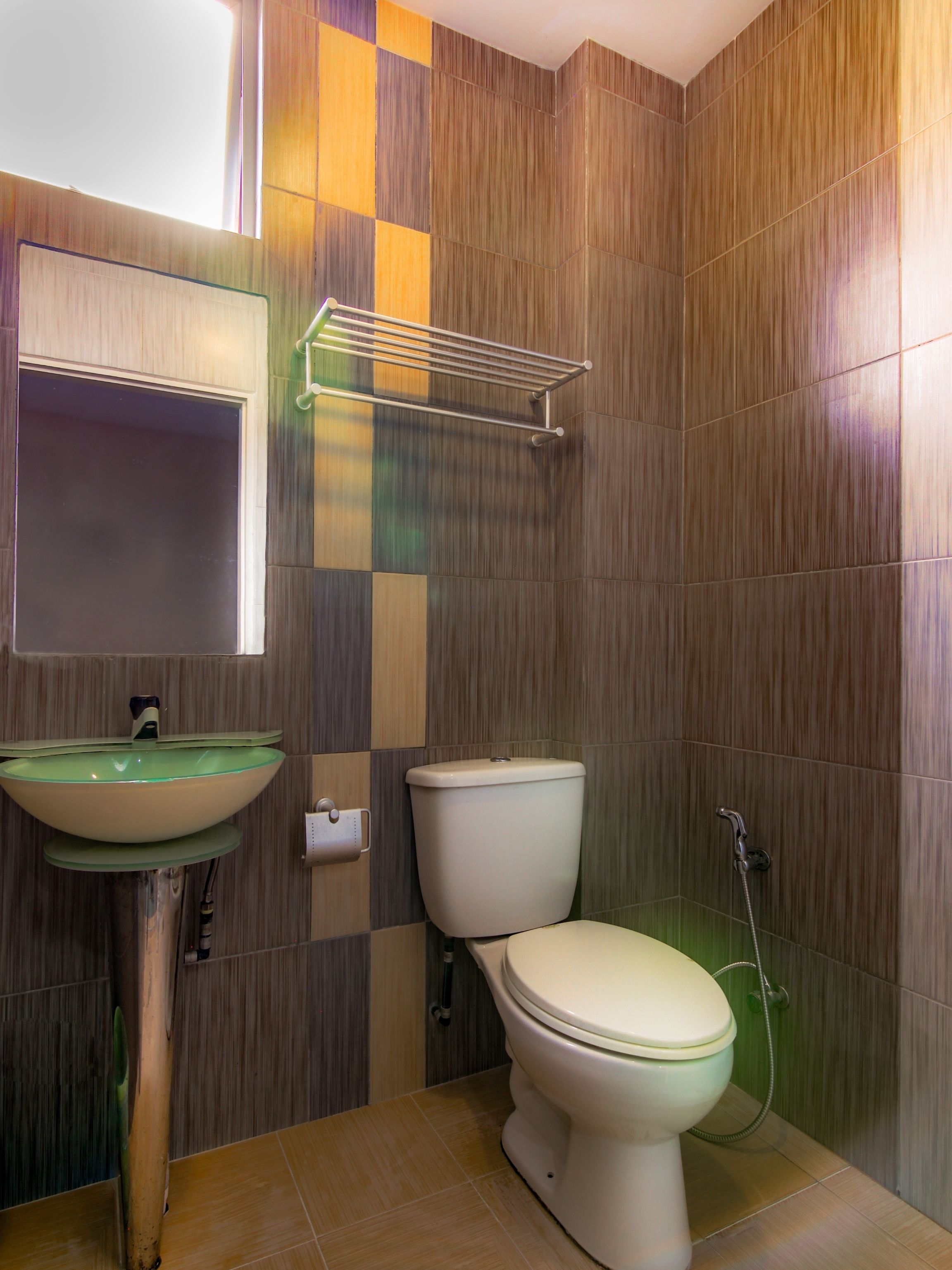 deluxe double room, 1 queen bed | bathroom | shower, free toiletries, bidet, towels