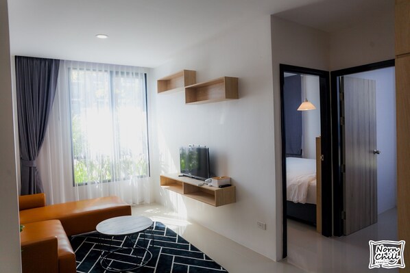 Grand Room | Blackout curtains, free WiFi, bed sheets, wheelchair access