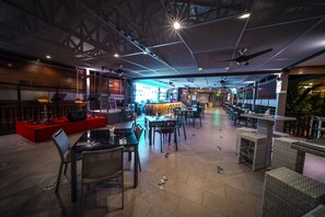 3 restaurants, breakfast, lunch served; local and international cuisine