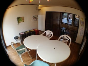 Dining - Guesthouse Base Okinawa - Hostel (Naha)