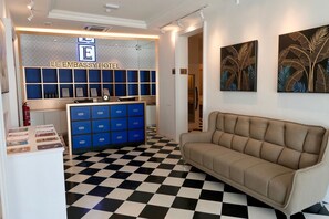 Lobby sitting area - Le Embassy Hotel Georgetown (George Town)