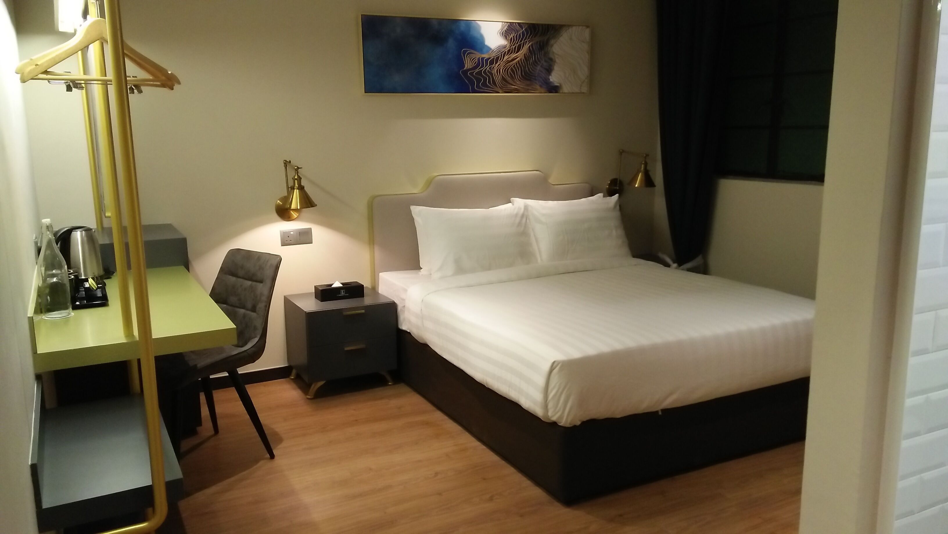 counselor room (queen) | in-room safe, desk, laptop workspace, iron/ironing board