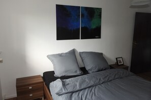 2 bedrooms, WiFi, bed sheets