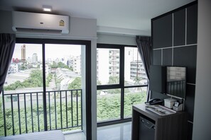 Deluxe Double Room | View from room - Hallton Hotel Bangkok (Bangkok)