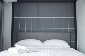 Standard Double Room | Premium bedding, desk, blackout curtains, free WiFi - Hallton Hotel Bangkok (Bangkok)