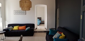 تلفزيون، مشغل دي في دي، كُتُب