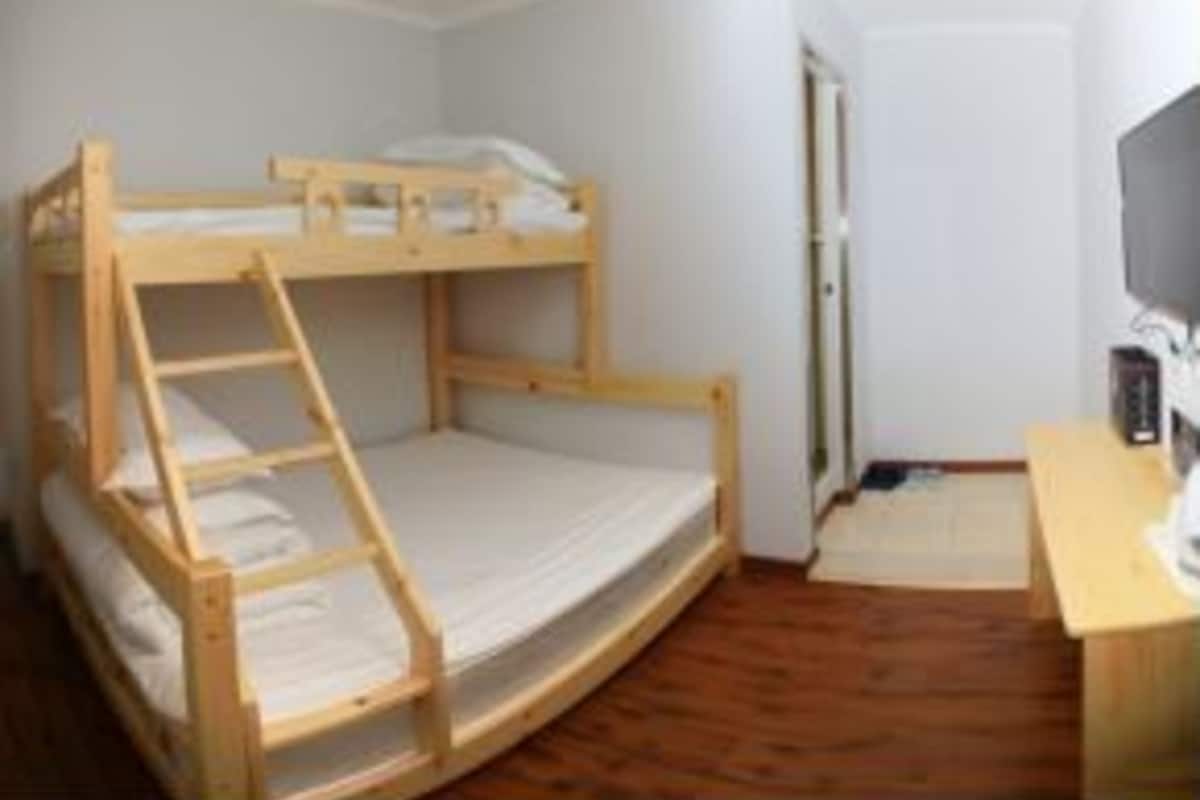 Family Room, No Windows