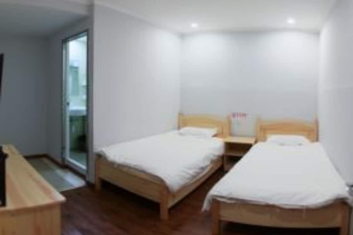 Twin Room, Non Smoking