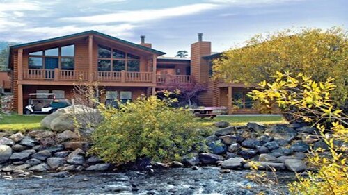 3 BR DELUXE River Front Sleeps 8 Estes Park Near Entrance to Rocky Mtn Natl Park