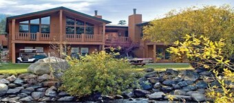 3 BR DELUXE River Front Sleeps 8 Estes Park Near Entrance to Rocky Mtn Natl Park