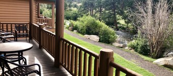3 BR DELUXE River Front Sleeps 8 Estes Park Near Entrance to Rocky Mtn Natl Park