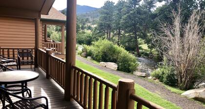 3 BR DELUXE River Front Sleeps 8 Estes Park Near Entrance to Rocky Mtn Natl Park