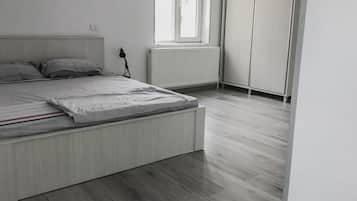1 habitación, insonorización, tabla de planchar con plancha y wifi