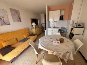 Interior - 1* Apartment in Balaruc, pets allowed (Balaruc-les-Bains)