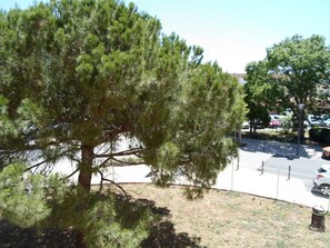 Property grounds - Bright T2, Near Thermal Baths, Balcony, Free Wi-Fi, Parking (Balaruc-les-Bains)