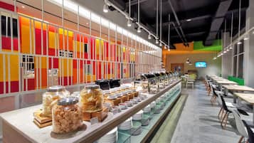 Petit déjeuner, déjeuner et dßner servis sur place