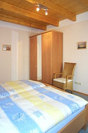 2 habitaciones, cuna de viaje, wifi y ropa de cama 