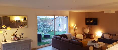 Een televisie en videogames