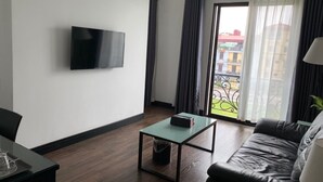 23 インチの薄型テレビ (ケーブル放 送視聴可)、テレビ