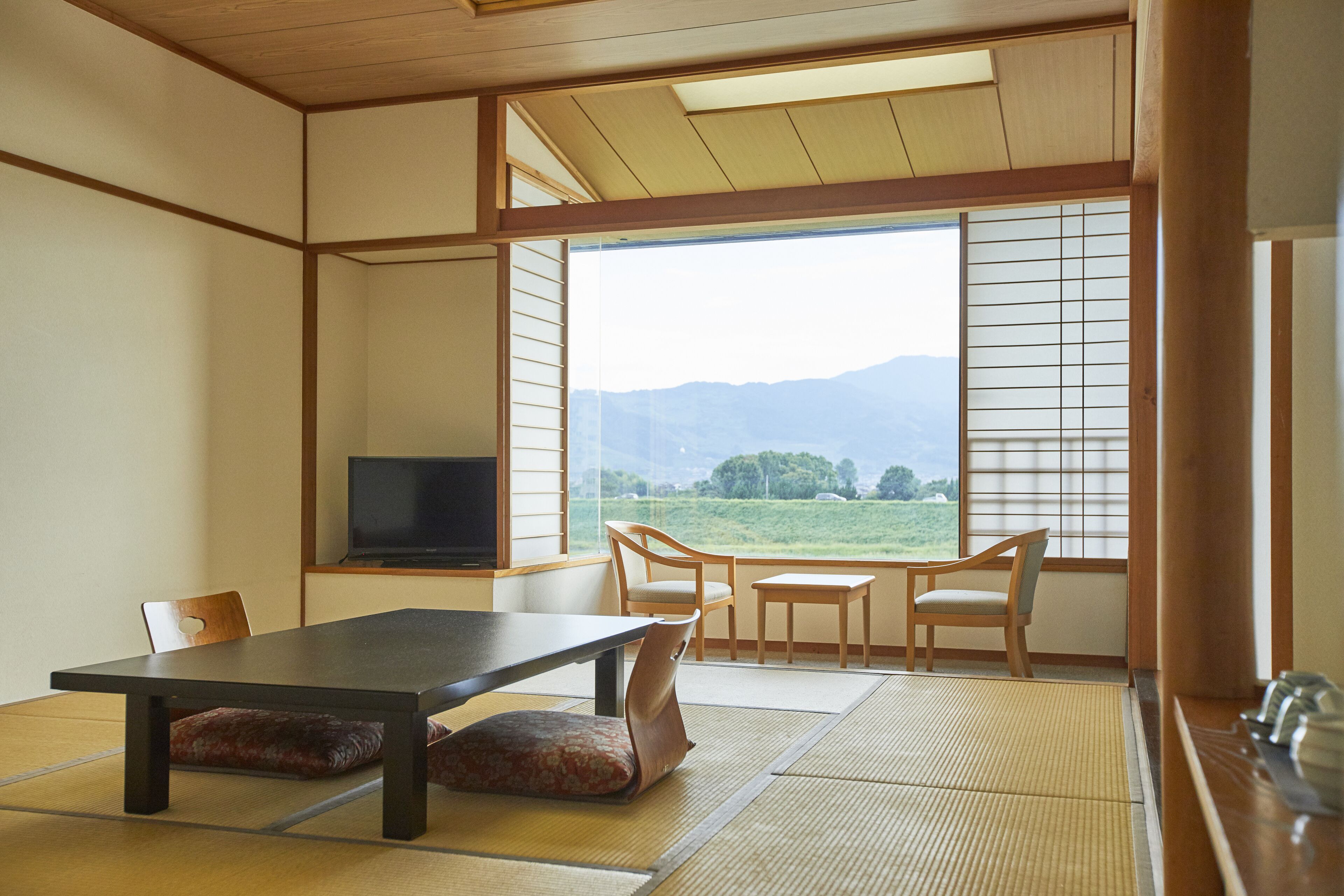 Japanese Style Room, River View | Free minibar, in-room safe, individually decorated