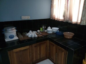 Shared kitchen - Mathanga Safari Bangalow (Udawalawa)