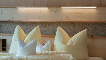 2 Schlafzimmer, Zimmersafe, Schreibtisch, Reisekinderbett