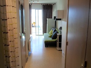 TV - Air-conditioned apartment near the Thermal Baths in Balaruc-les-Bains (Balaruc-les-Bains)