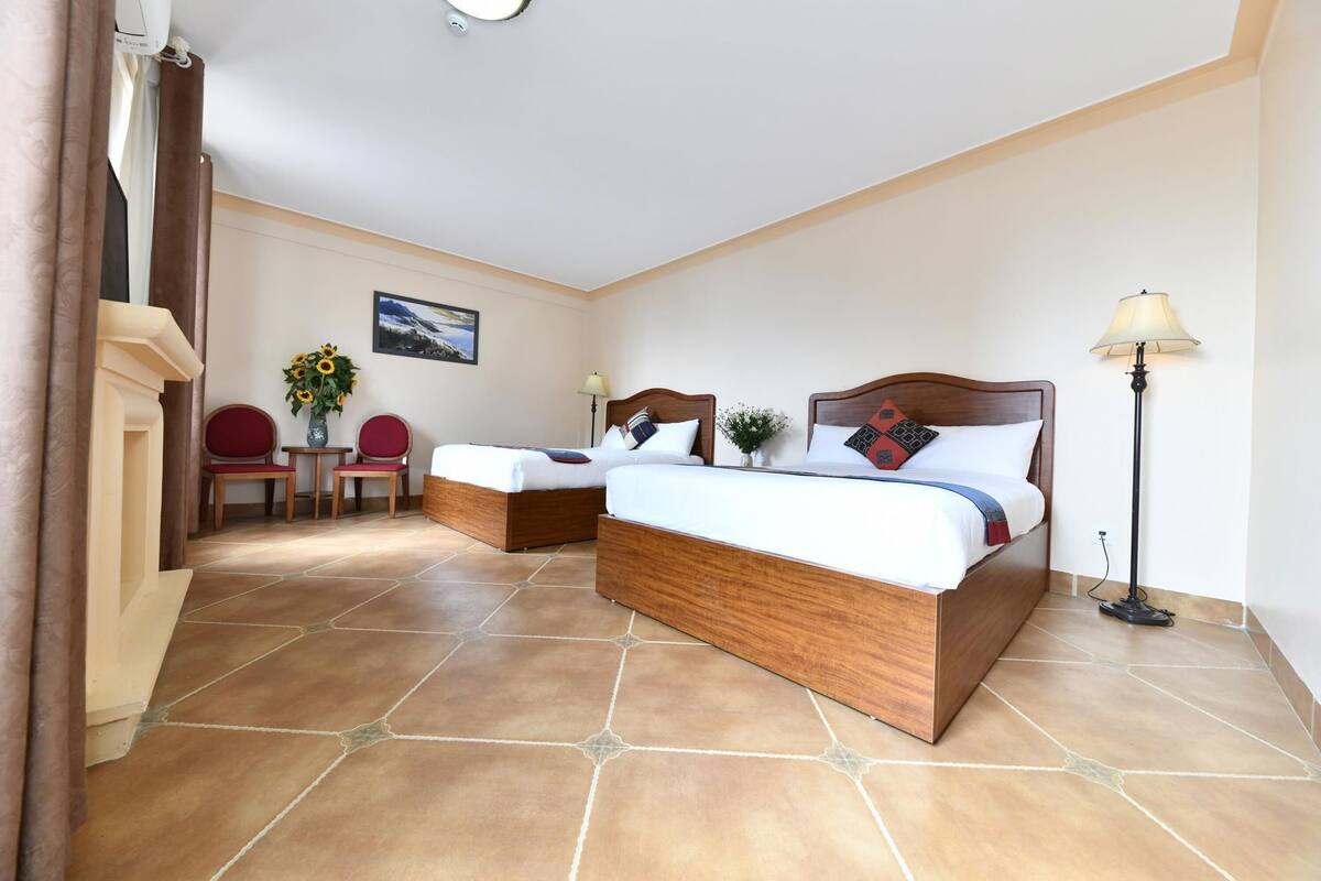 Blackout curtains, soundproofing, free WiFi, bed sheets