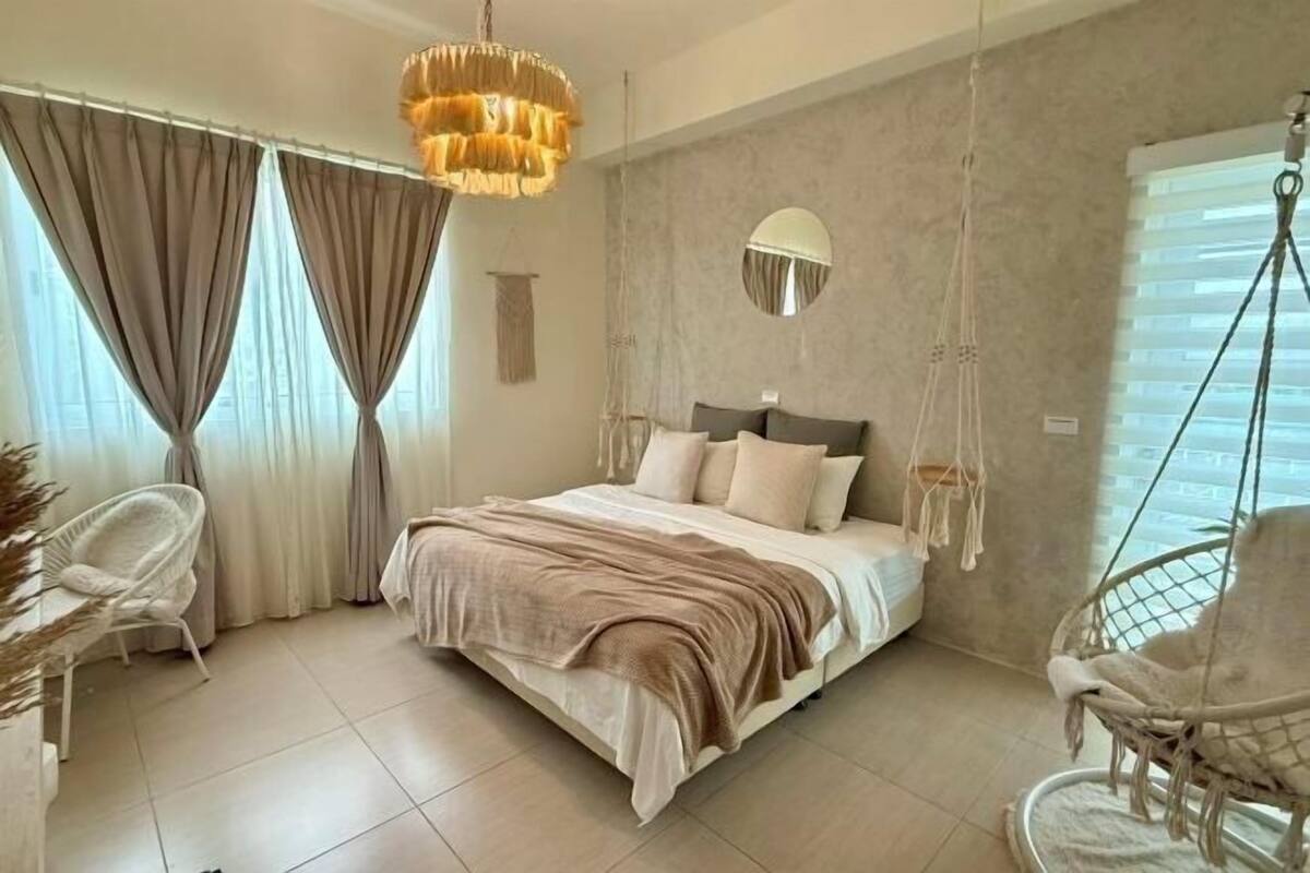 Hochwertige Bettwaren, Verdunkelungsvorhänge, schallisolierte Zimmer