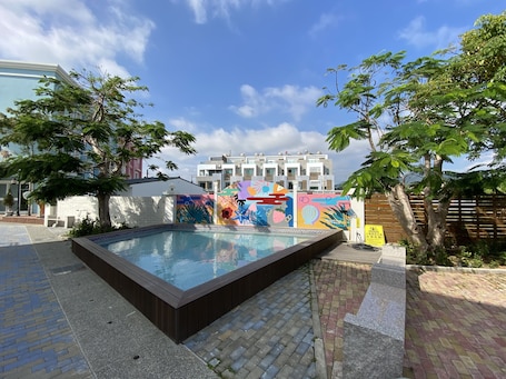 Outdoor pool, pool umbrellas