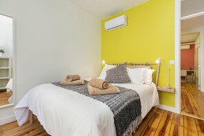 4 bedrooms, WiFi, bed sheets