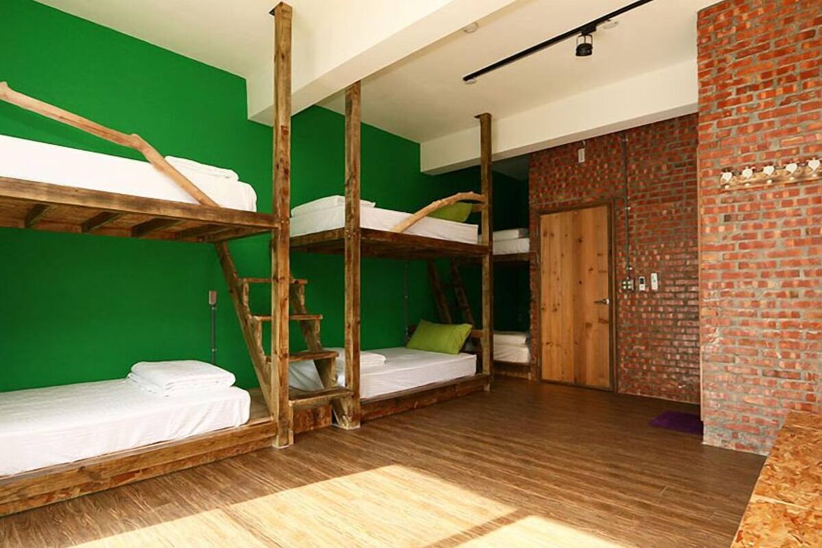 Individually furnished, blackout curtains, free WiFi, bed sheets