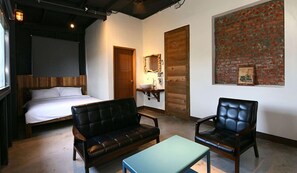 Individually furnished, blackout curtains, free WiFi, bed sheets
