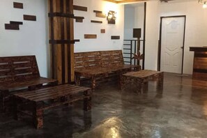 ロビー応接スペース