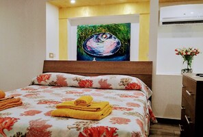2 bedrooms, iron/ironing board, WiFi, bed sheets