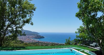 🤩 APLICACIÓN MARAVILLOSA. A CON PISCINA Y JARDÍN CON VISTA CAPRI Y COSTA AMALFITANA