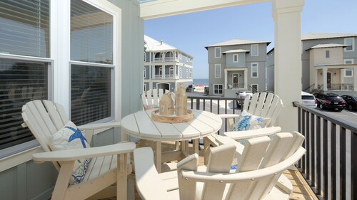 New Beachside Cottage 2BR-3BA. Now booking for SPRING!
