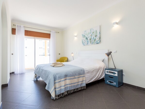 1 bedroom, iron/ironing board, travel cot, WiFi