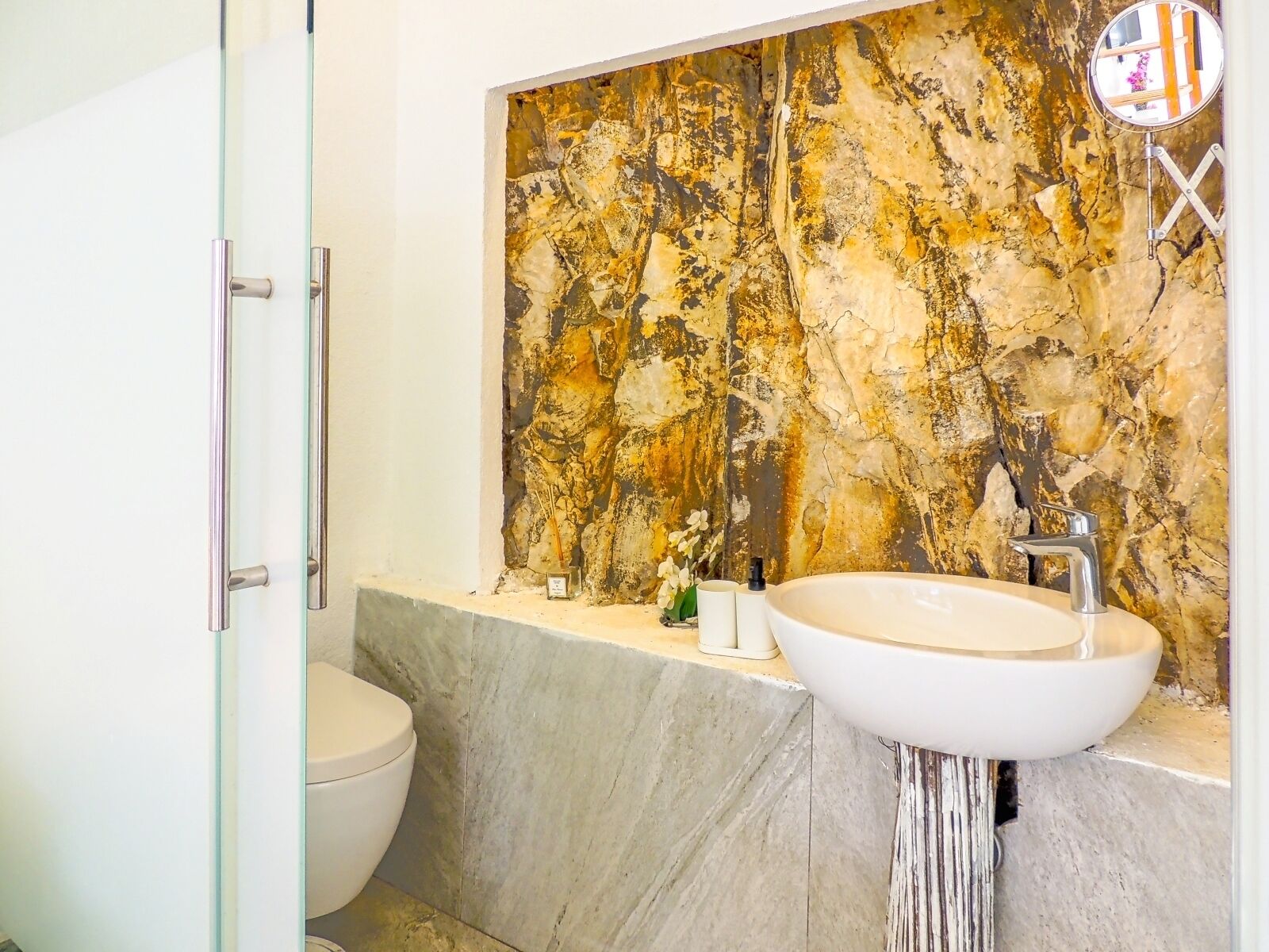 comfort studio suite, non smoking, sea view | bathroom | shower, hydromassage showerhead, hair dryer, slippers