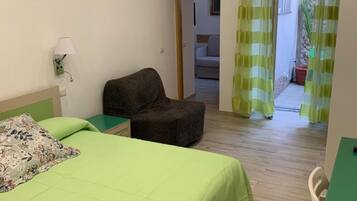 Bureau, Wi-Fi gratuit, draps fournis