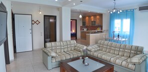 Deluxe-Apartment, 2 Schlafzimmer, Nichtraucher, Meerblick | Wohnbereich