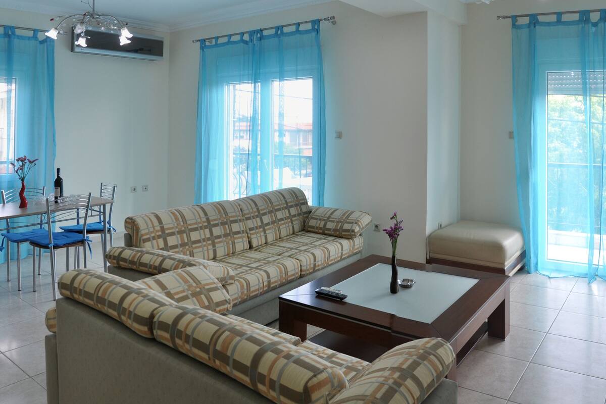 Deluxe Apartment, 2 Bedrooms, Non Smoking, Sea View | Living area | LED TV