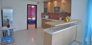 Deluxe-Apartment, 2 Schlafzimmer, Nichtraucher, Meerblick | Eigene Küche
