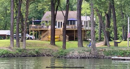 Earls Landing -Riverfront Cottage!