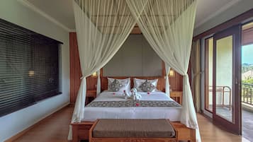 Rom – deluxe, balkong (with Rice Field View) | Safe på rommet og skrivebord