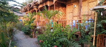 Ngwe Saung Garden Guest House