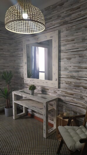 ห้องพักตกแต่งอย่างมีเอกลักษณ์, ตกแต่งพิเศษโดยเฉพาะ, ผ้าม่านกันแสง