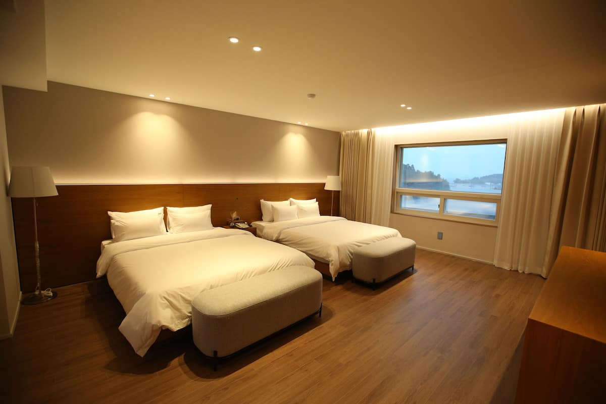 ort suite | free wifi, bed sheets