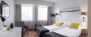In-room safe, desk, blackout curtains, iron/ironing board - GreenStar Hotel Lahti (Lahti)